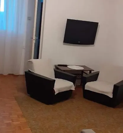 Lägenhet Garsoniera Zona Primaverii *