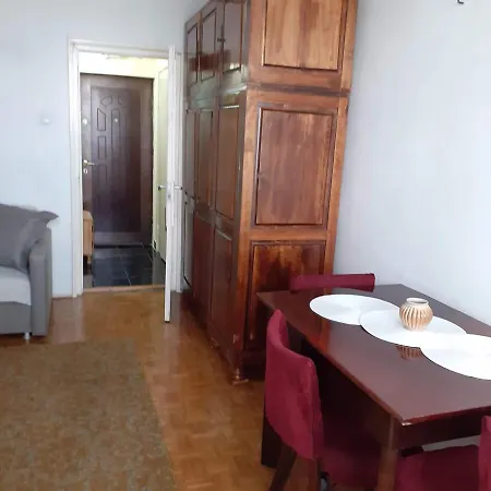 Garsoniera Zona Primaverii Lägenhet